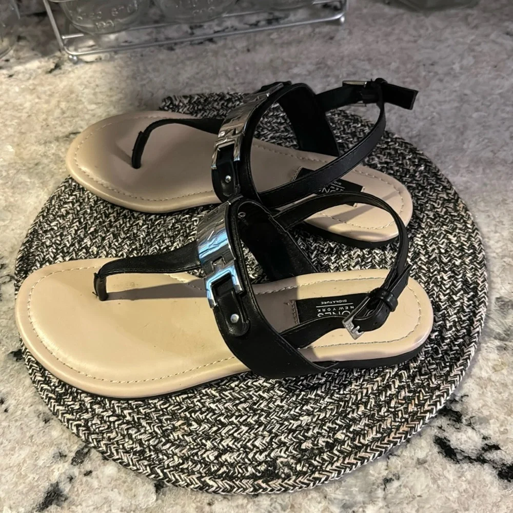 Jones NY leather thong sandals - Picture 4 of 6